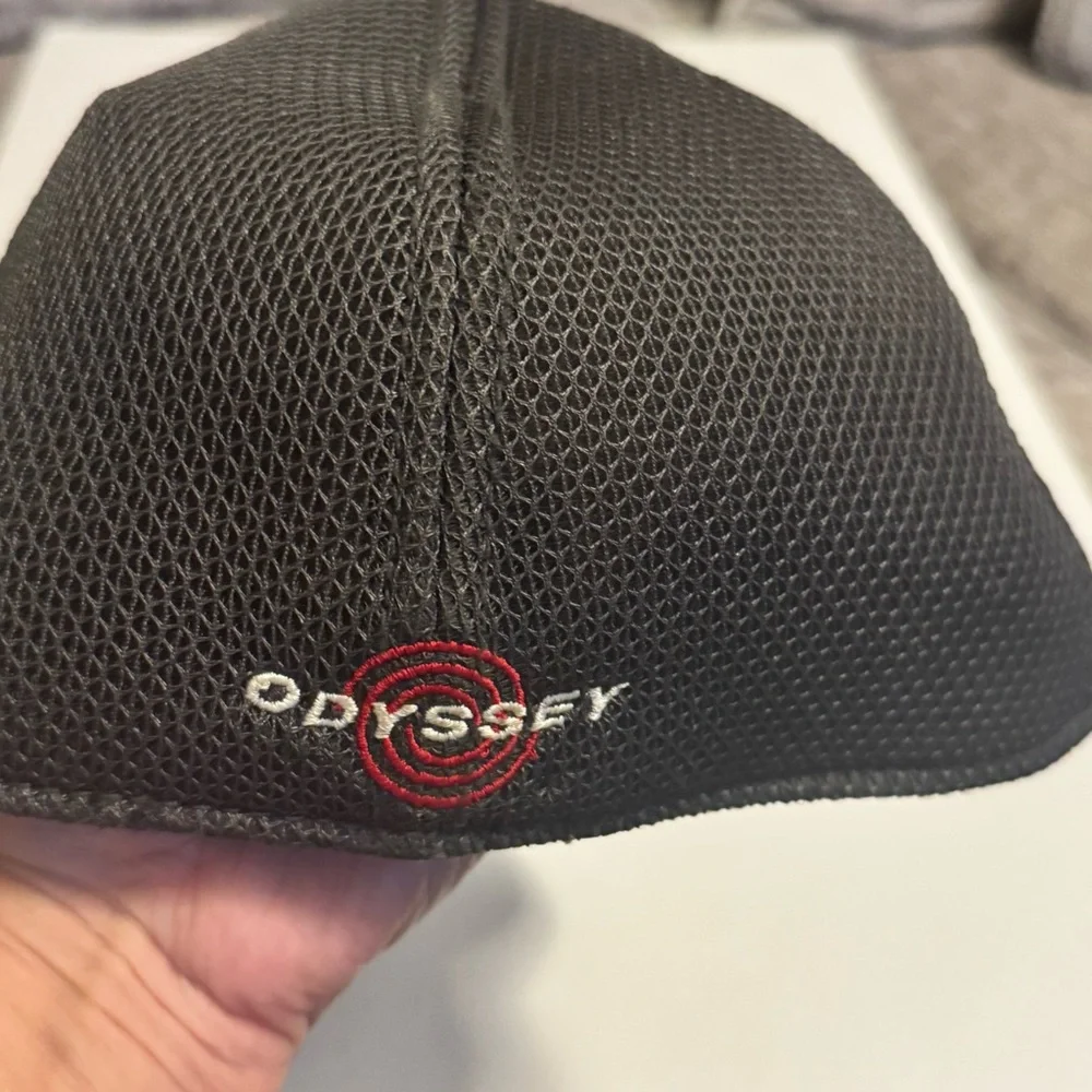 Callaway Black Hat with‎ White Logo and Red Details - Picture 4 of 5